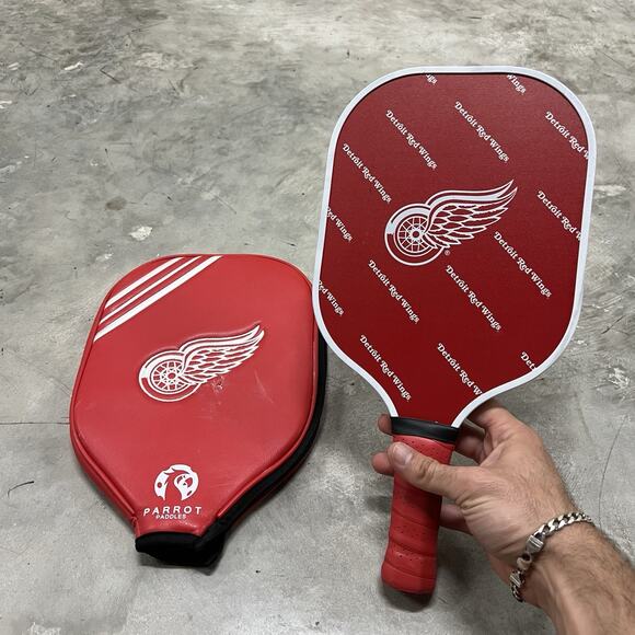 Detroit Redwings Pickeball Paddle Cover + Paddles by Parrot Paddles - Picture 1 of 7